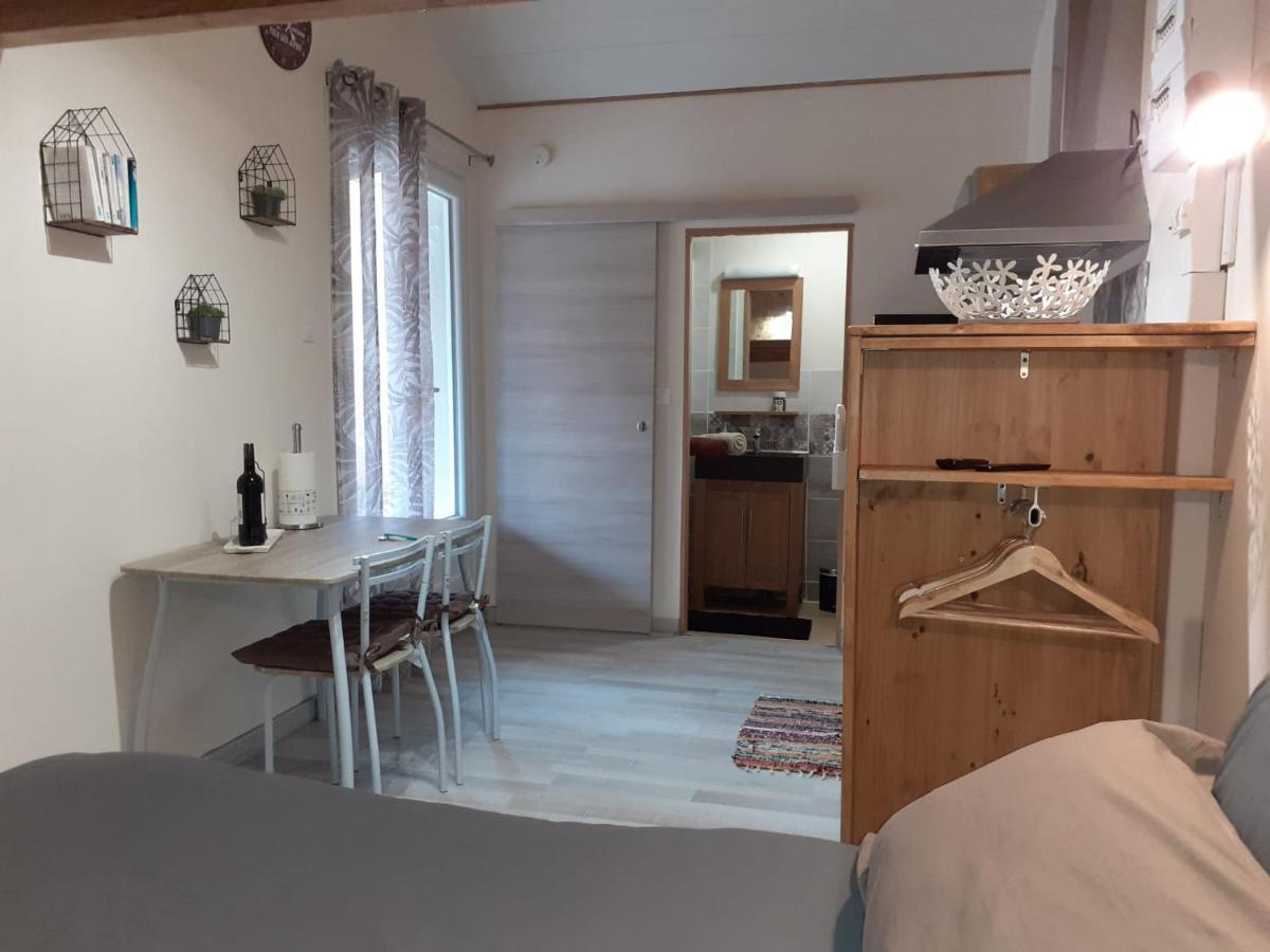 Studio Independant Dans Villa Neffies Exteriör bild