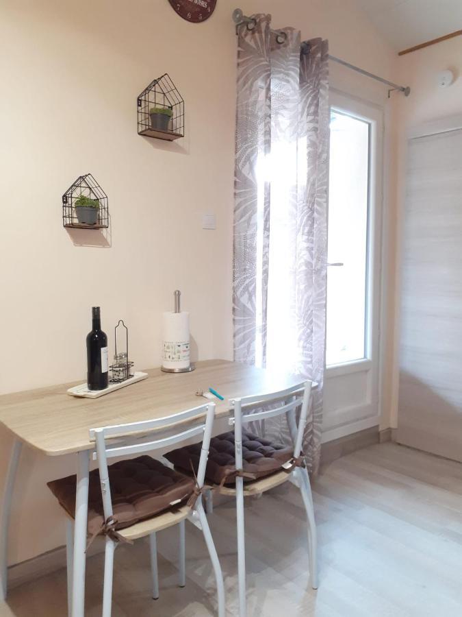 Studio Independant Dans Villa Neffies Exteriör bild
